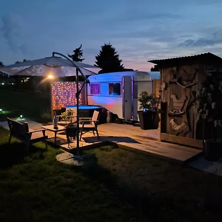 럭셔리텐트 Caravane Seventies Avec Jacuzzi 라팔리스